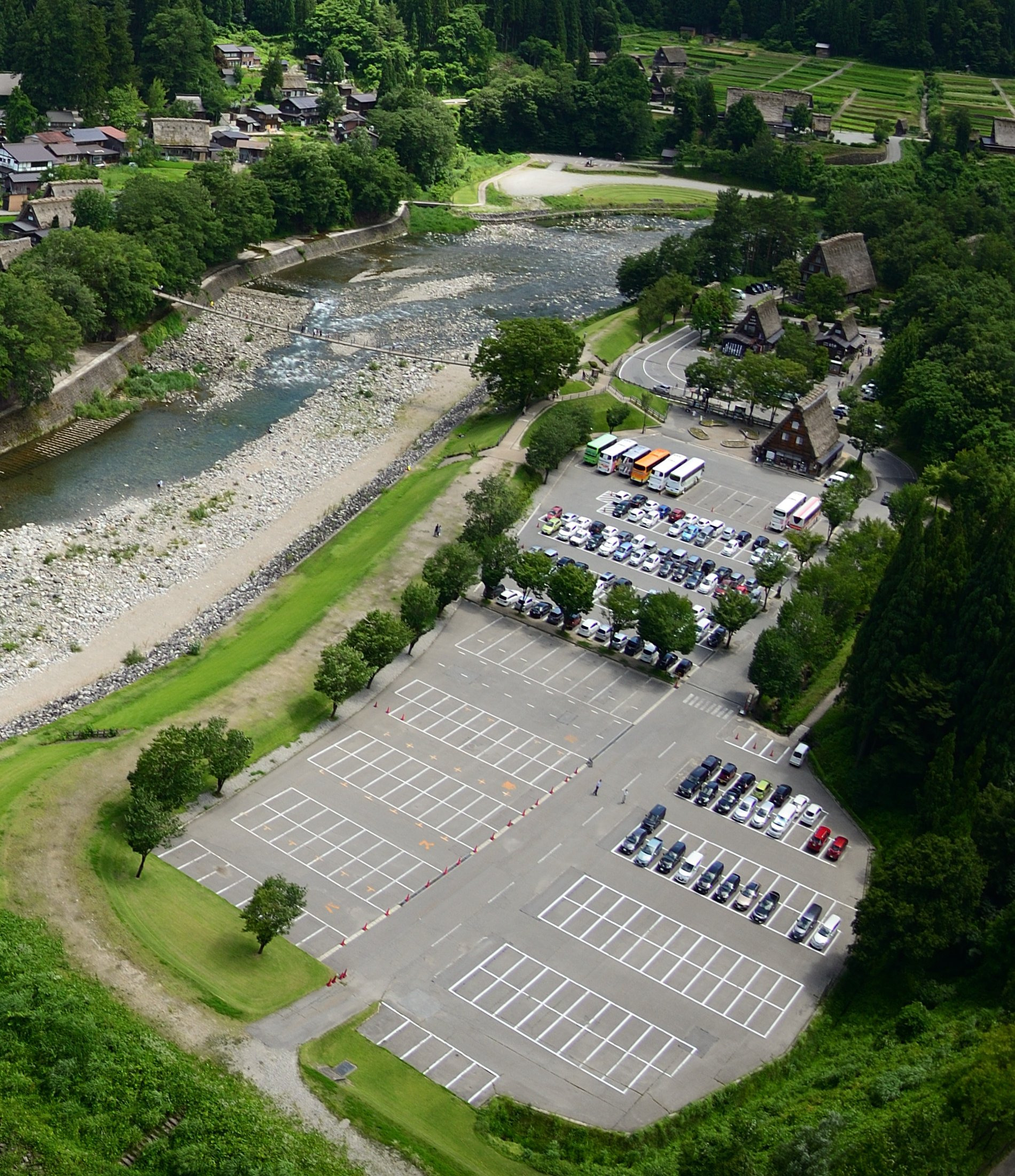 村営せせらぎ公園駐車場